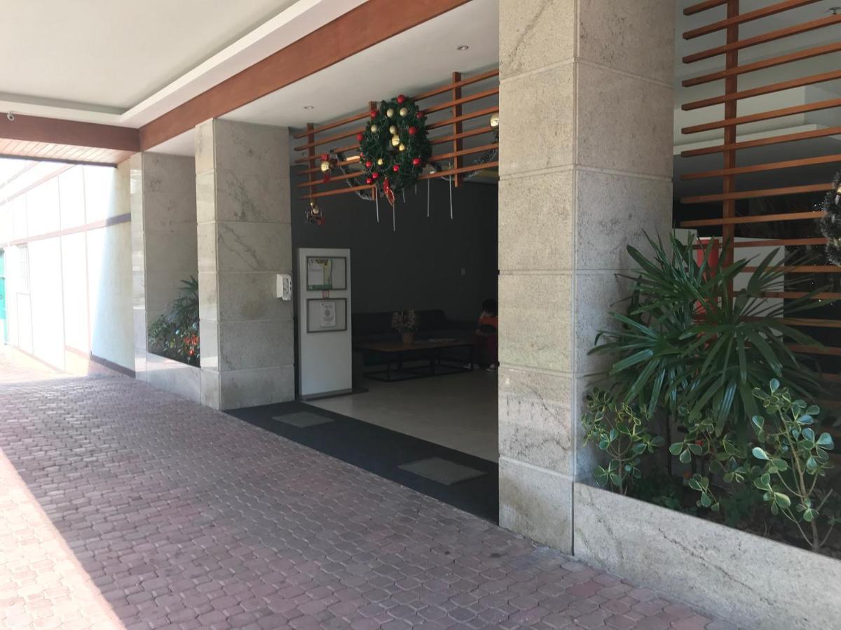 Tugurio Serrano Petropolis  Luaran gambar